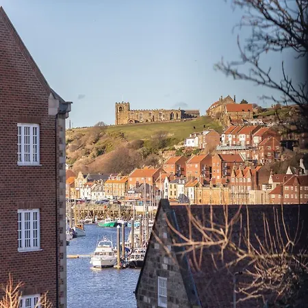 Sugar Reef - A Fantastic Modern House With Garden, Free Parking For 2 Cars, Free Use Of Electric Vehicle Point, Whitby Beach, Shops, Bars And Restaurants Just A 10 Minute Walk Away! Esterno foto