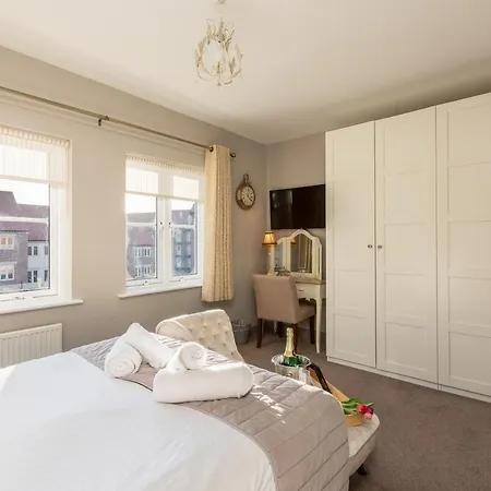 Sugar Reef - A Fantastic Modern House With Garden, Free Parking For 2 Cars, Free Use Of Electric Vehicle Point, Whitby Beach, Shops, Bars And Restaurants Just A 10 Minute Walk Away! Esterno foto