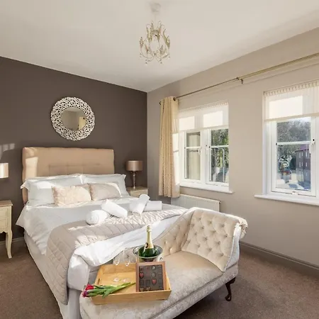 Sugar Reef - A Fantastic Modern House With Garden, Free Parking For 2 Cars, Free Use Of Electric Vehicle Point, Whitby Beach, Shops, Bars And Restaurants Just A 10 Minute Walk Away! Esterno foto