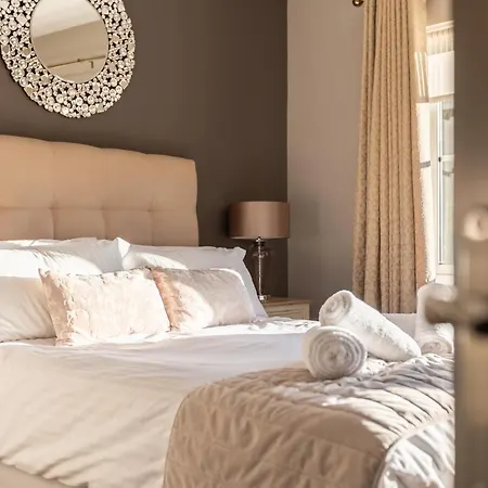 Sugar Reef - A Fantastic Modern House With Garden, Free Parking For 2 Cars, Free Use Of Electric Vehicle Point, Whitby Beach, Shops, Bars And Restaurants Just A 10 Minute Walk Away! Esterno foto