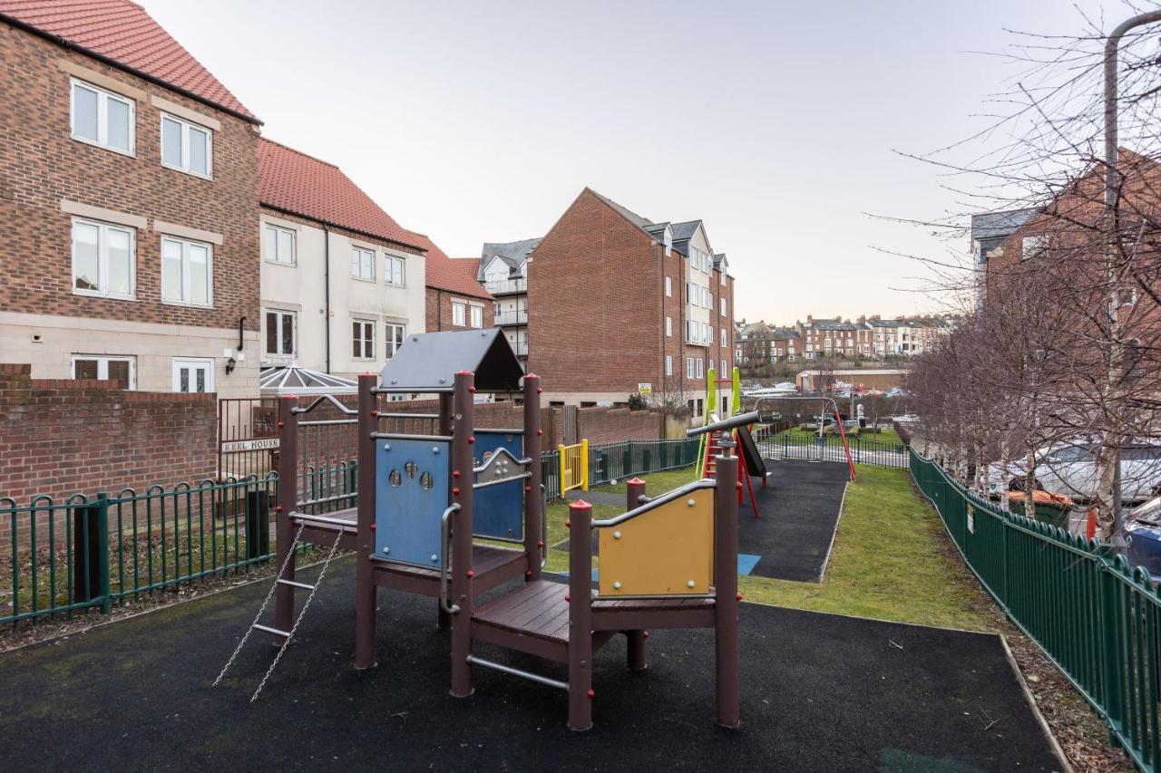 Sugar Reef - A Fantastic Modern House With Garden, Free Parking For 2 Cars, Free Use Of Electric Vehicle Point, Beach, Shops, Bars And Restaurants Just A 10 Minute Walk Away! Casa vacanze Whitby