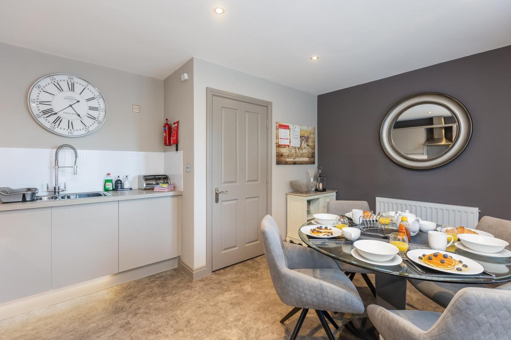 Casa vacanze Sugar Reef - A Fantastic Modern House With Garden, Free Parking For 2 Cars, Free Use Of Electric Vehicle Point, Beach, Shops, Bars And Restaurants Just A 10 Minute Walk Away! Whitby