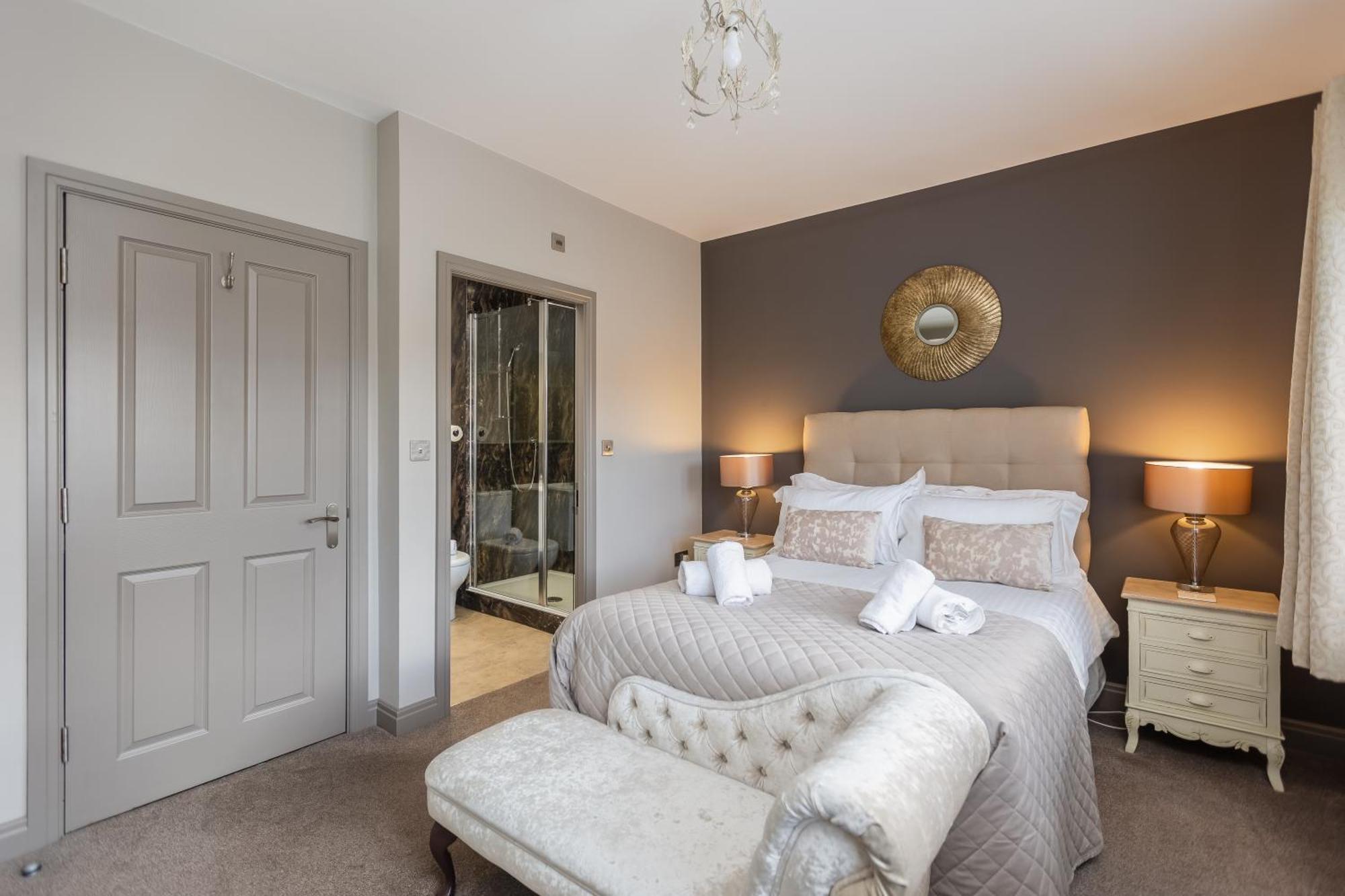 Sugar Reef - A Fantastic Modern House With Garden, Free Parking For 2 Cars, Free Use Of Electric Vehicle Point, Beach, Shops, Bars And Restaurants Just A 10 Minute Walk Away! Casa vacanze *