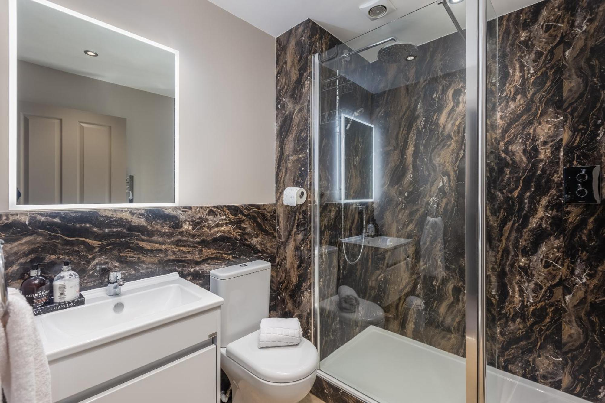Casa vacanze Sugar Reef - A Fantastic Modern House With Garden, Free Parking For 2 Cars, Free Use Of Electric Vehicle Point, Beach, Shops, Bars And Restaurants Just A 10 Minute Walk Away! *